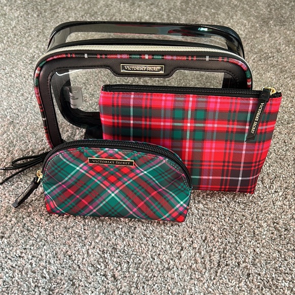 Victoria's Secret Accessories - VICTORIA'S SECRET cosmetic bag set